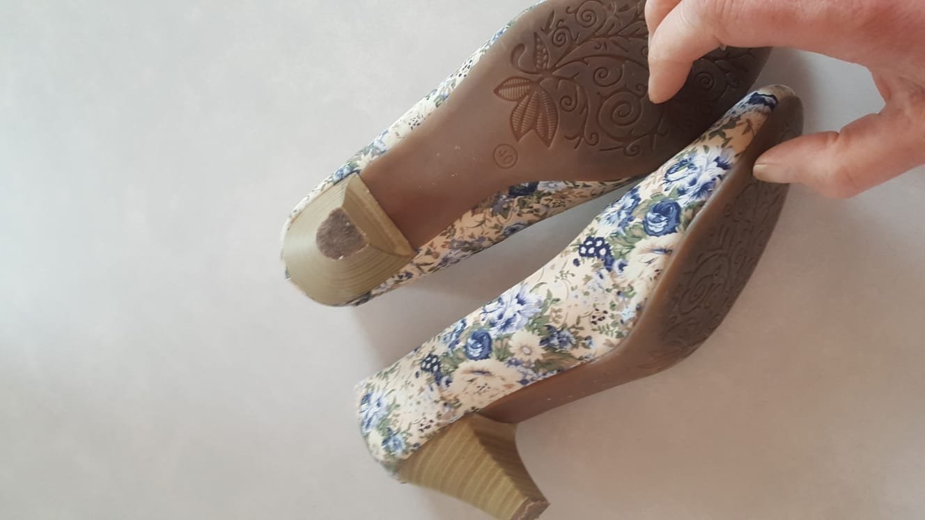 Pumps Blütenprint Absatzschuhe Stilettos Spitze 40 Büro Buisiness Ausgefallene Hingucker Blumenmuster  