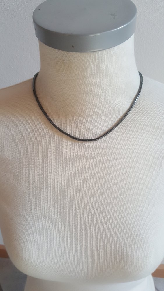 Hämatit Edelstein Perlenkette Collier Eisenstein Blutstein Stahlgrau Silberschwarz poliert