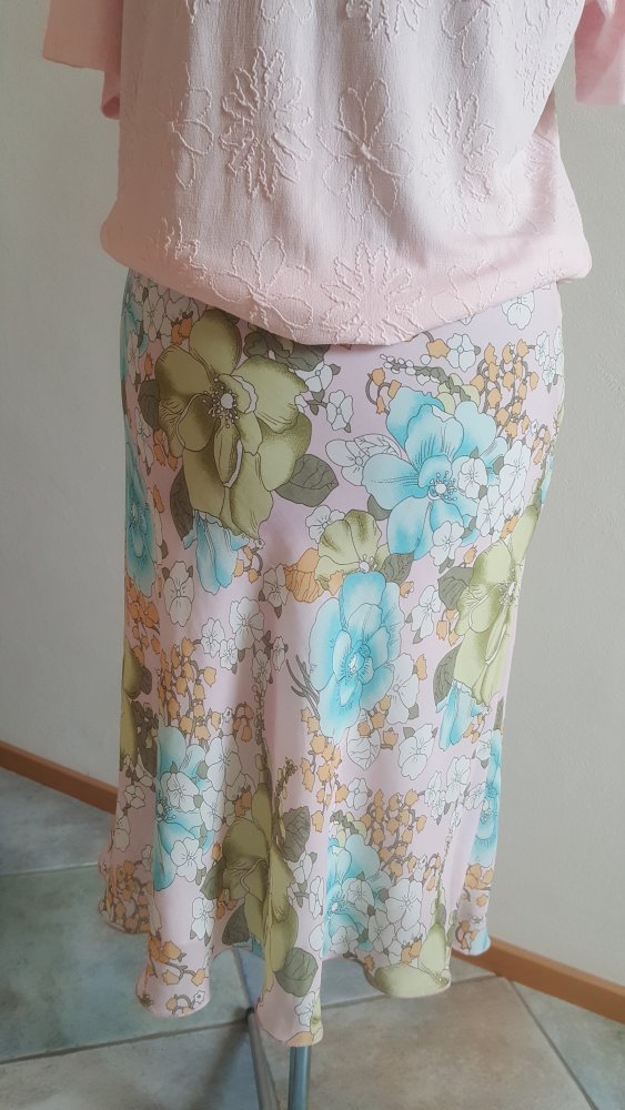 Rock Knielang floral Blumenprint Blüten 38,40,42,44 Gummibund Rosen Tulpenrock Rosè Midi 