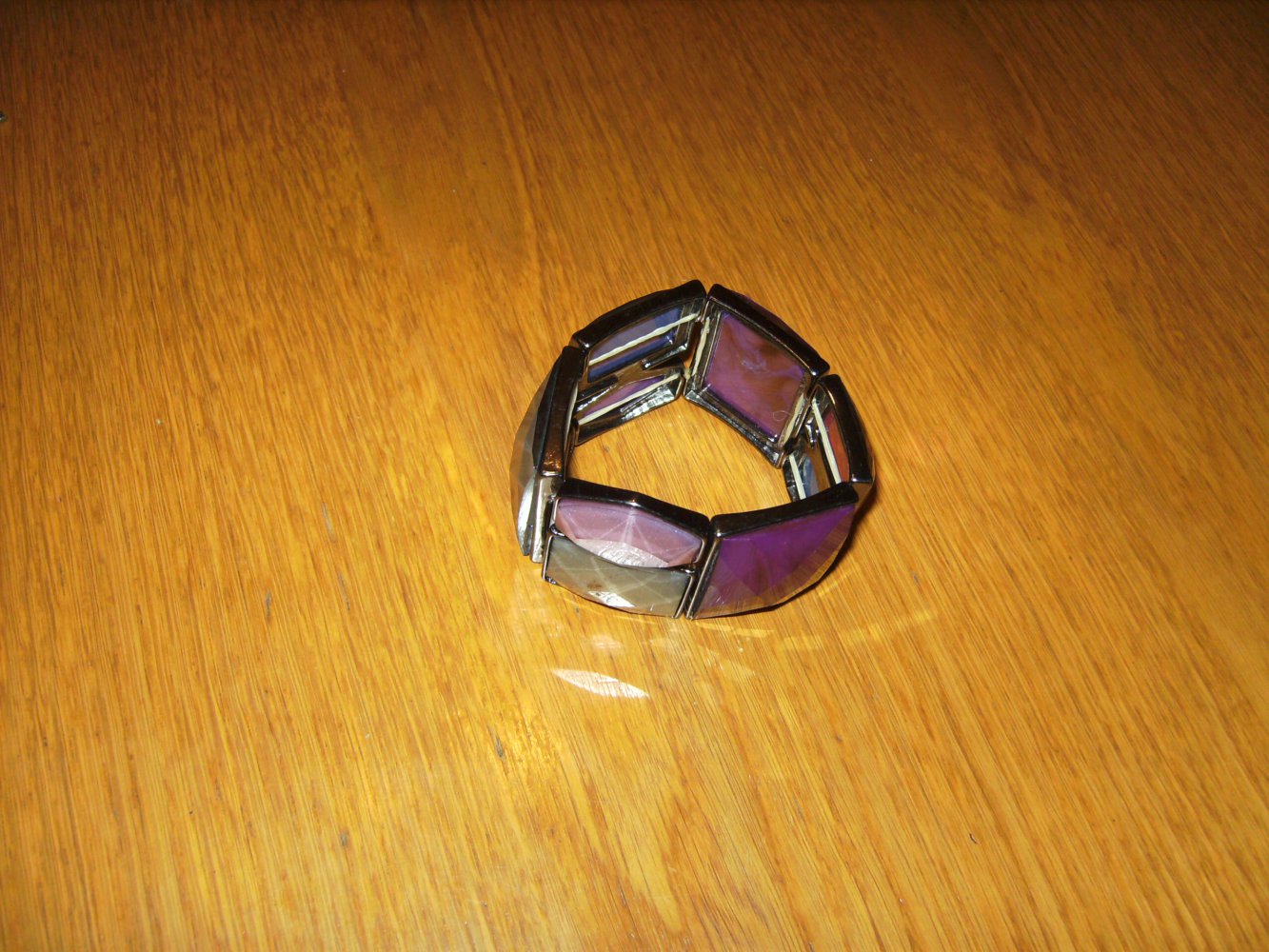 Armband elastisch, Armreif Modeschmuck, Statementkette bunt, Fliederfarben, Gummiband breit, schimmernd, unisize Kunstoff