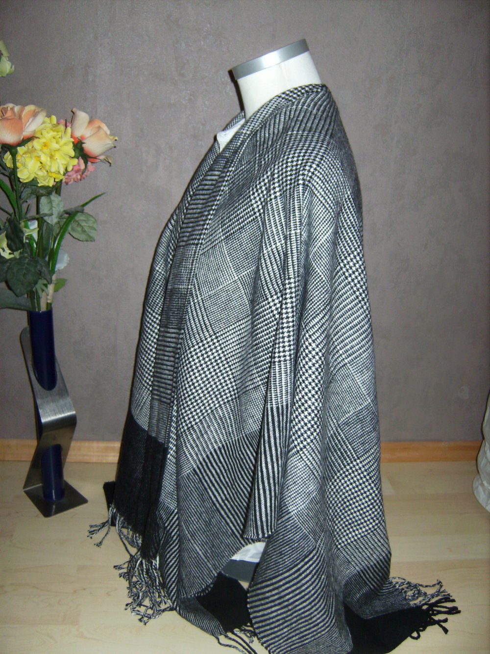 Cape, Poncho, Überzieher Hahnentrittmuster, Schal vielseitig Tartanmuster, Jesterfield Royal Look Must have Unisized XL, Plaid