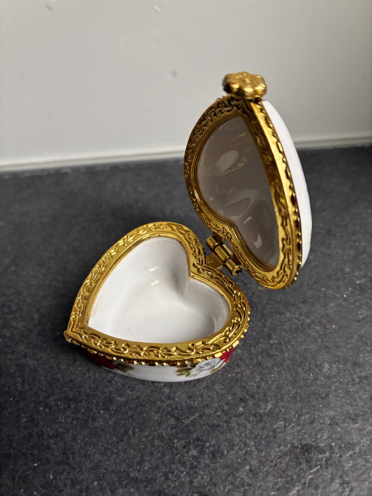 Deko Herz Dose Schmuckdose Deckeldose Keramik Pillendose Herz Rosenblüten Decor Neu 