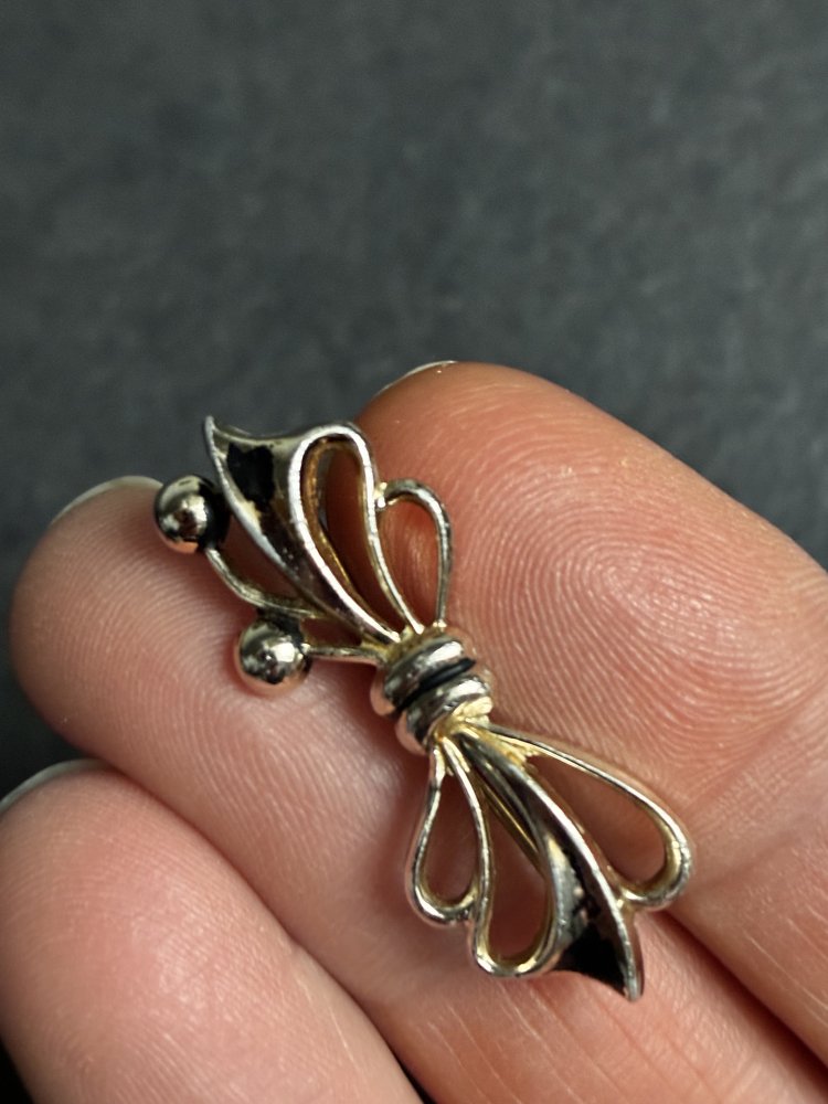 Brosche Needle Pin goldfarben Y2k Modeschmuck Academic Schleife Anstecker Schmucknadel