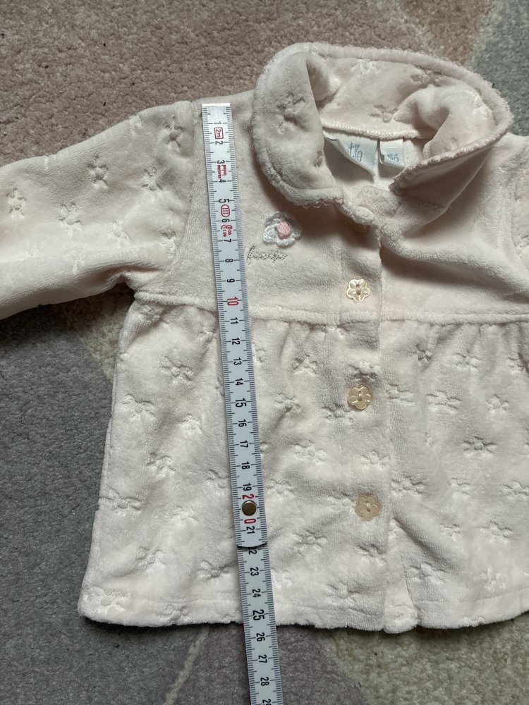 Oberteil Kragen Jacke kuschelig 56 Baby Teddyfell Cardigan Knopfleiste Feetje Pastell Rüschenjäckchen Girlie