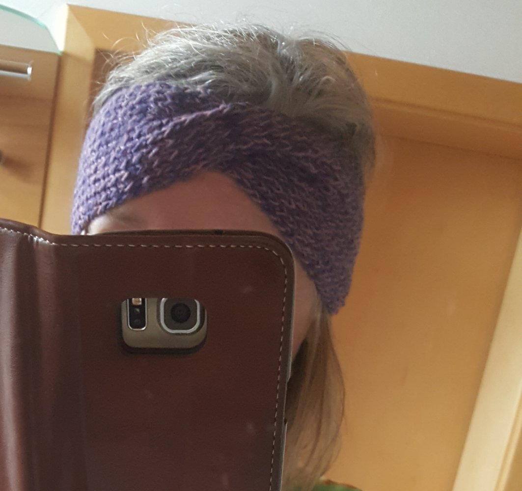 Stirnband Bandeau Kopfschmuck Bandana Wollmütze Handmade Einzelstück Twist Strickband Ohrwärmer Haarband DIY Unique Flieder Wolle Kopfband