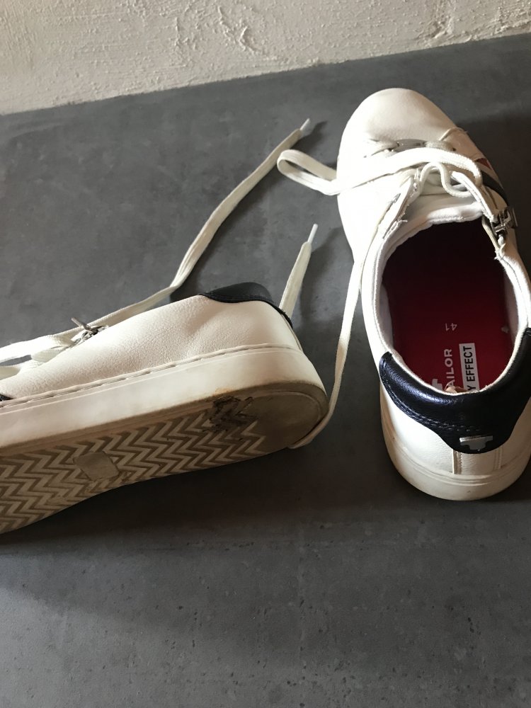 Schuhe Tom Tailor 41 Sneaker Schnürschuh flach Turnschuh flach Kunstleder Weiß Italy Design  sportiv Casual Classic Usedlook lesen!