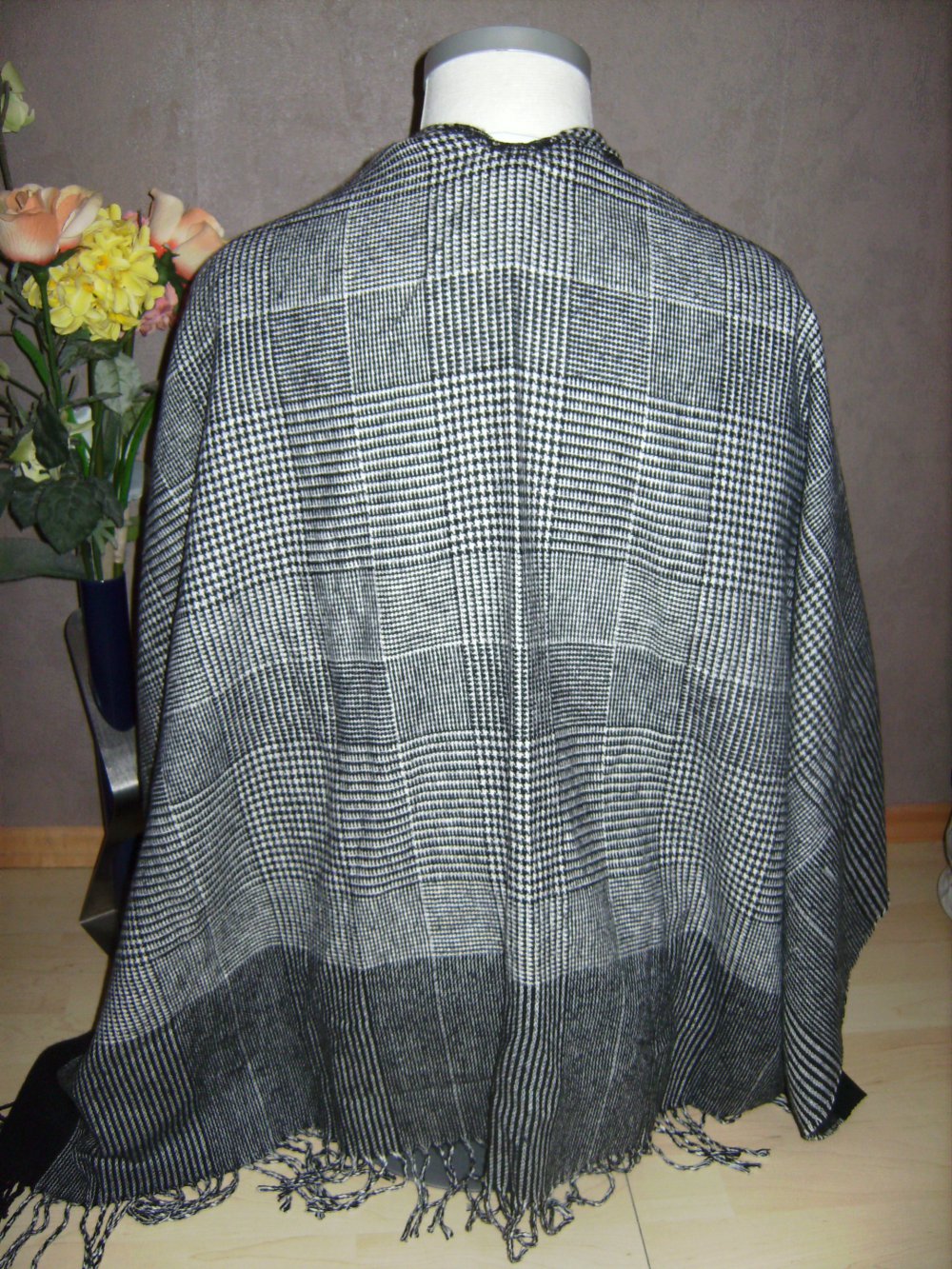 Cape, Poncho, Überzieher Hahnentrittmuster, Schal vielseitig Tartanmuster, Jesterfield Royal Look Must have Unisized XL, Plaid
