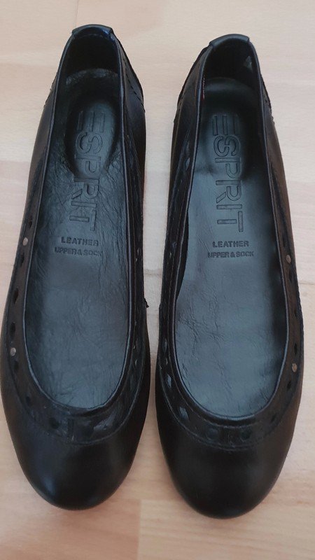 Esprit Leder Ballerinas mit Nieten in schwarz Gr. 38 NEU