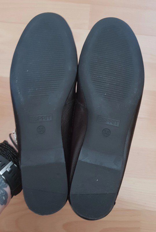 Esprit Leder Ballerinas mit Nieten in schwarz Gr. 38 NEU