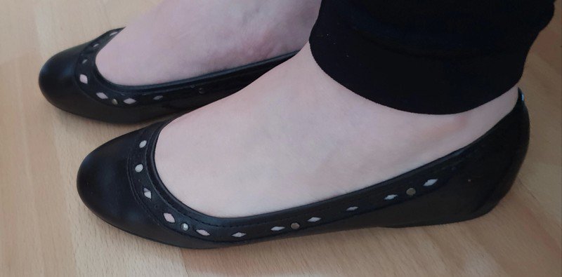 Esprit Leder Ballerinas mit Nieten in schwarz Gr. 38 NEU