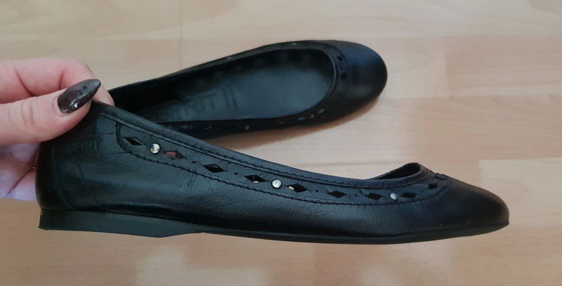 Esprit Leder Ballerinas mit Nieten in schwarz Gr. 38 NEU