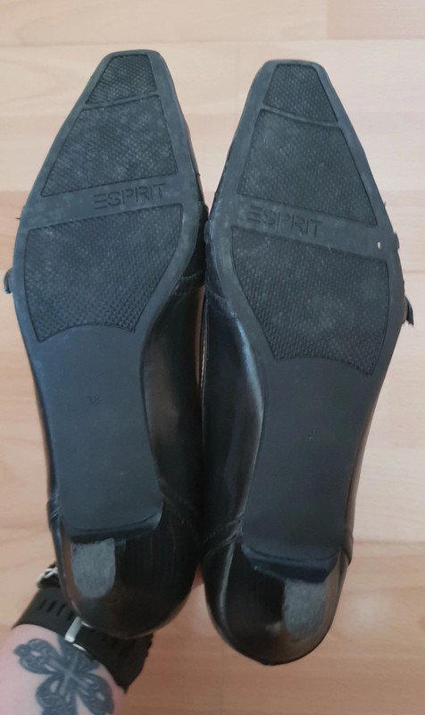 Esprit Pumps in schwarz Gr. 38