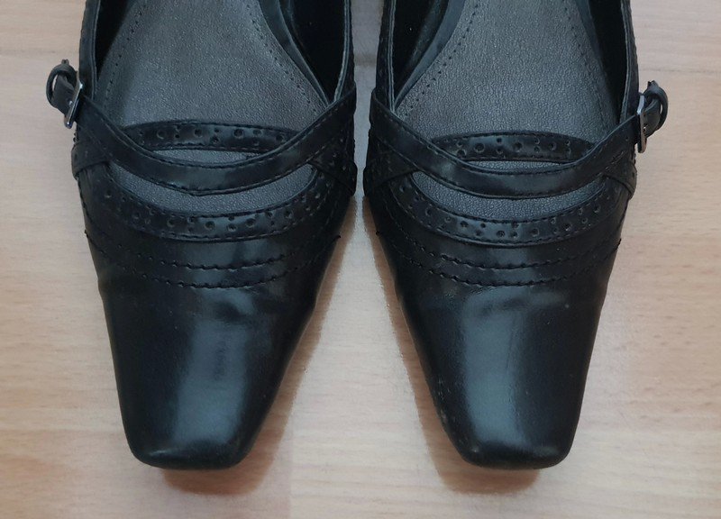 Esprit Pumps in schwarz Gr. 38