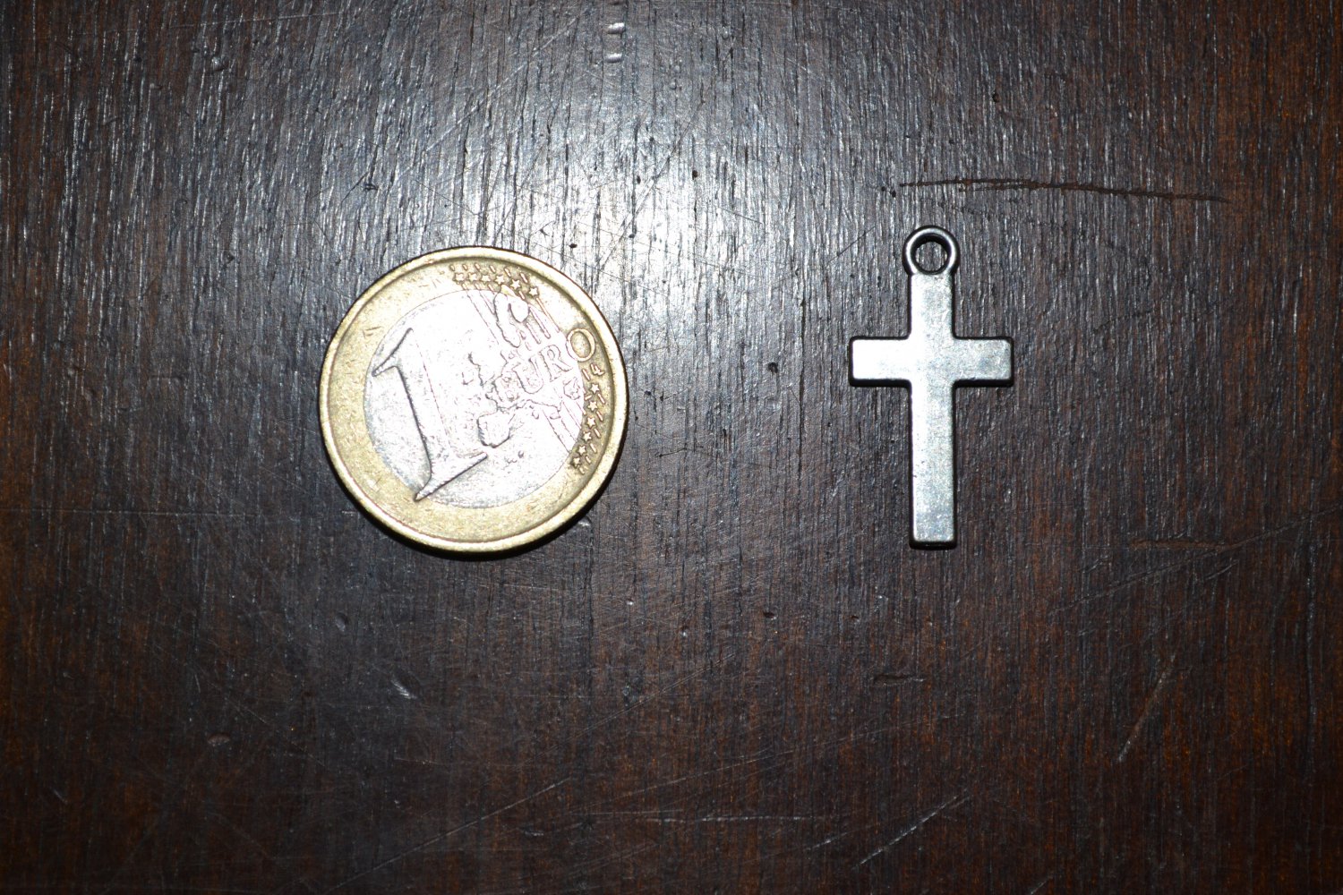 Anhänger / silberfarben / Kreuz / Kettenanhänger