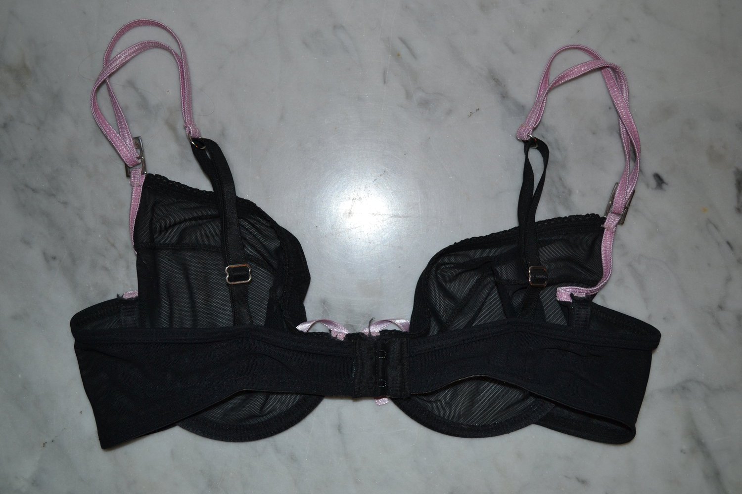 Schöner BH gr. 75B schwarz-rosa