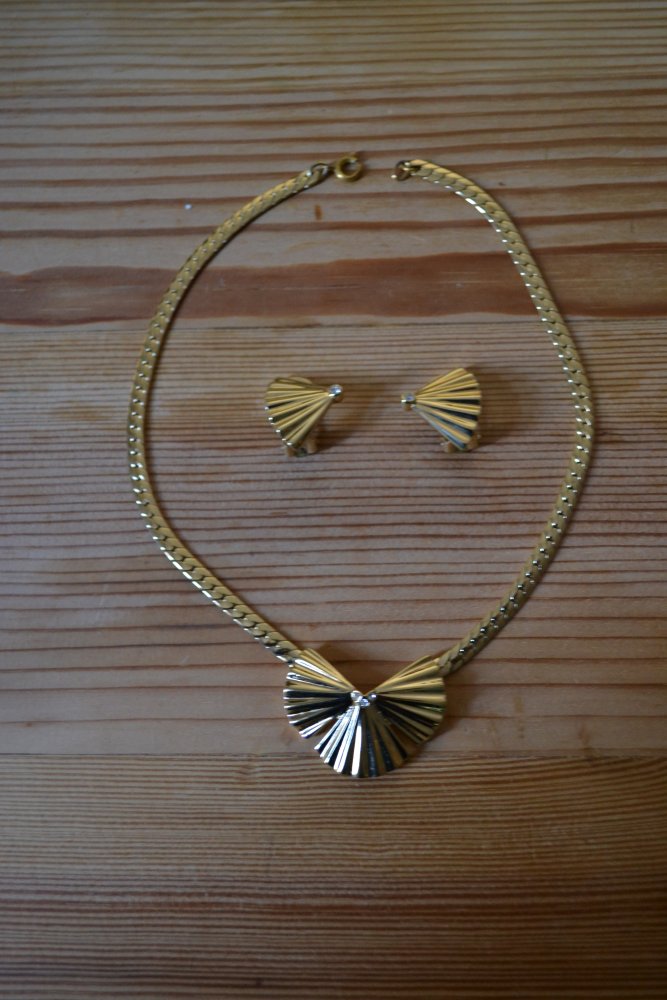 Schmuck / Kette und Ohrringe - Clips