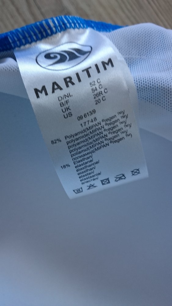 Neu, Badeanzug mit Volant, Gr. 52 C, NP 62.- Euro