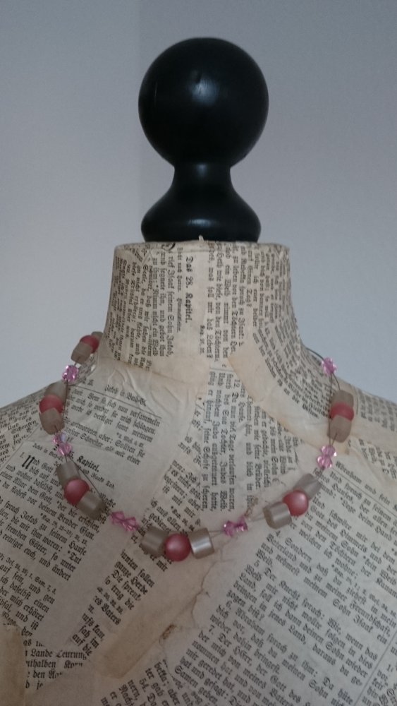 Neu! Halskette mit Magnetverschluss und Perlen