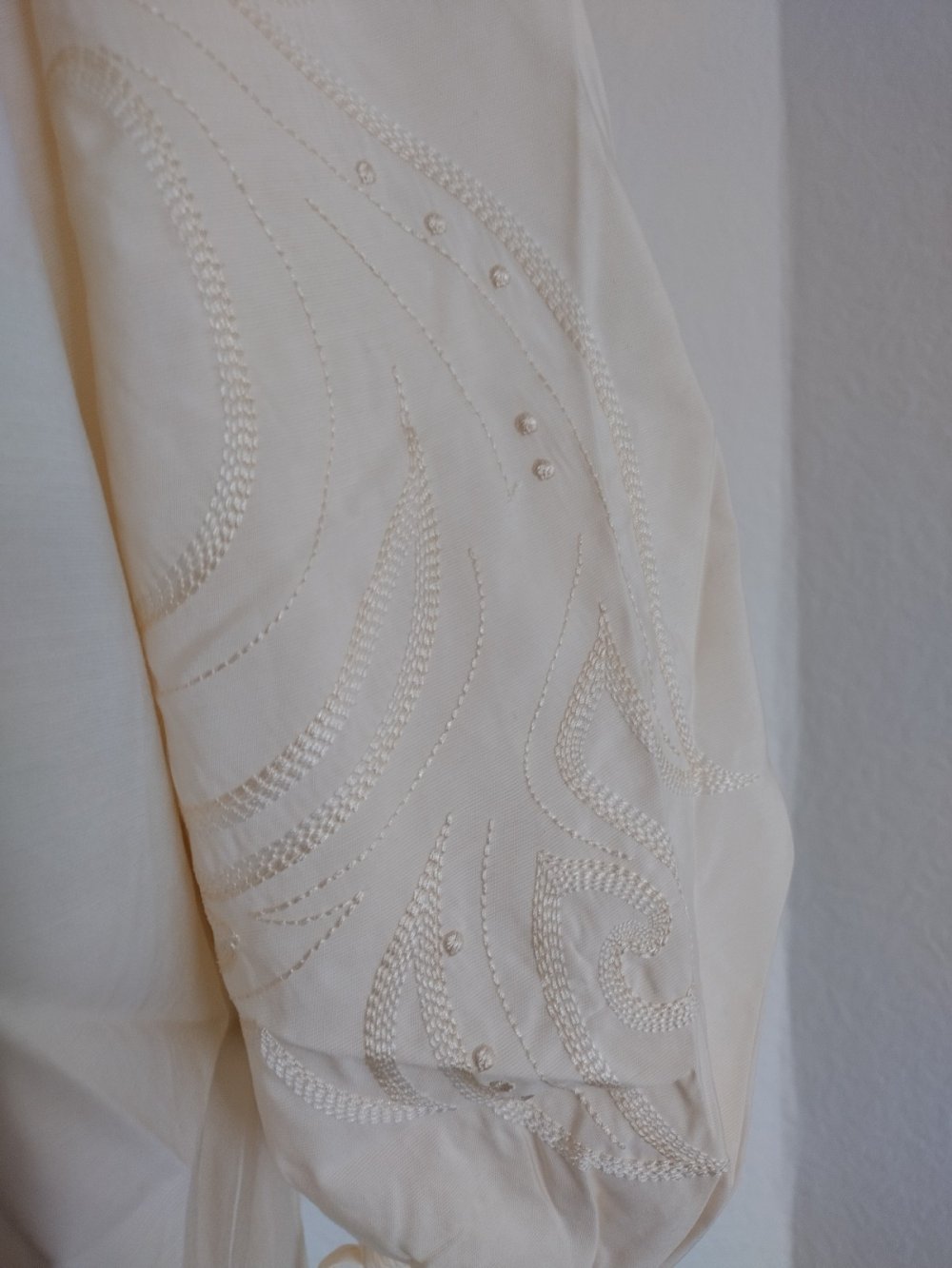 Relaxed Fit Tunika mit Ballonärmeln in Beige. Gr. XL