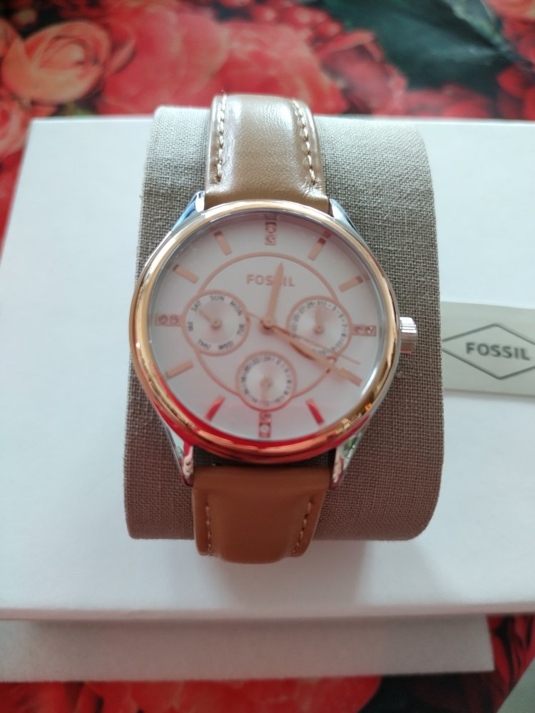 NEU! Fossil Geschenkset Armbanduhr und 2 Armbänder , NP 169 Euro
