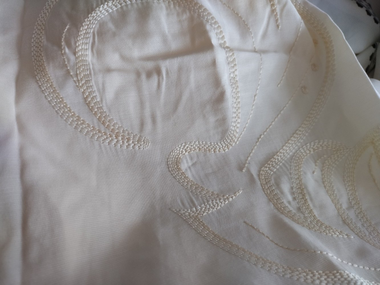 Relaxed Fit Tunika mit Ballonärmeln in Beige. Gr. XL