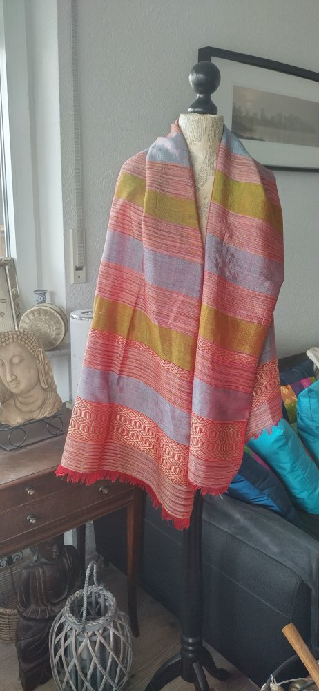 Neu, wunderschöner langer Schal