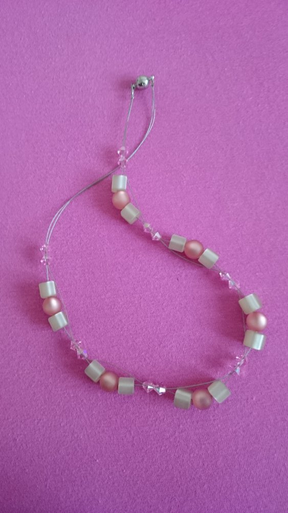 Neu! Halskette mit Magnetverschluss und Perlen