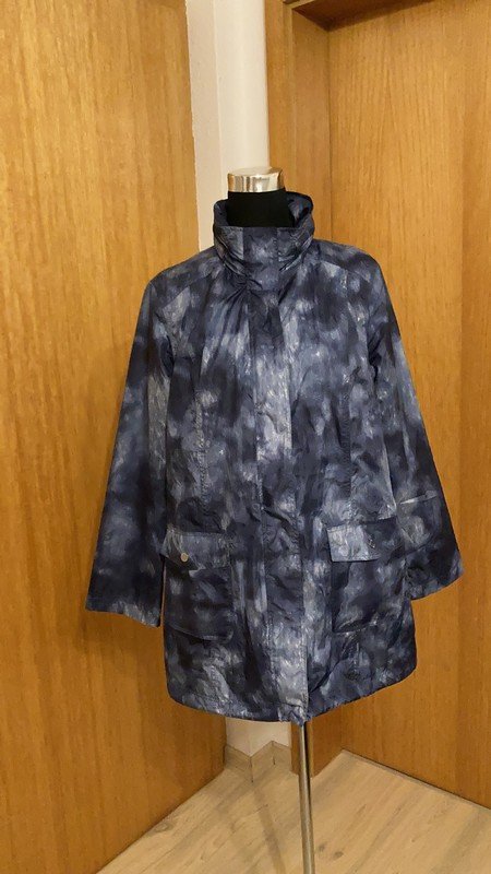 Dünne Regenjacke