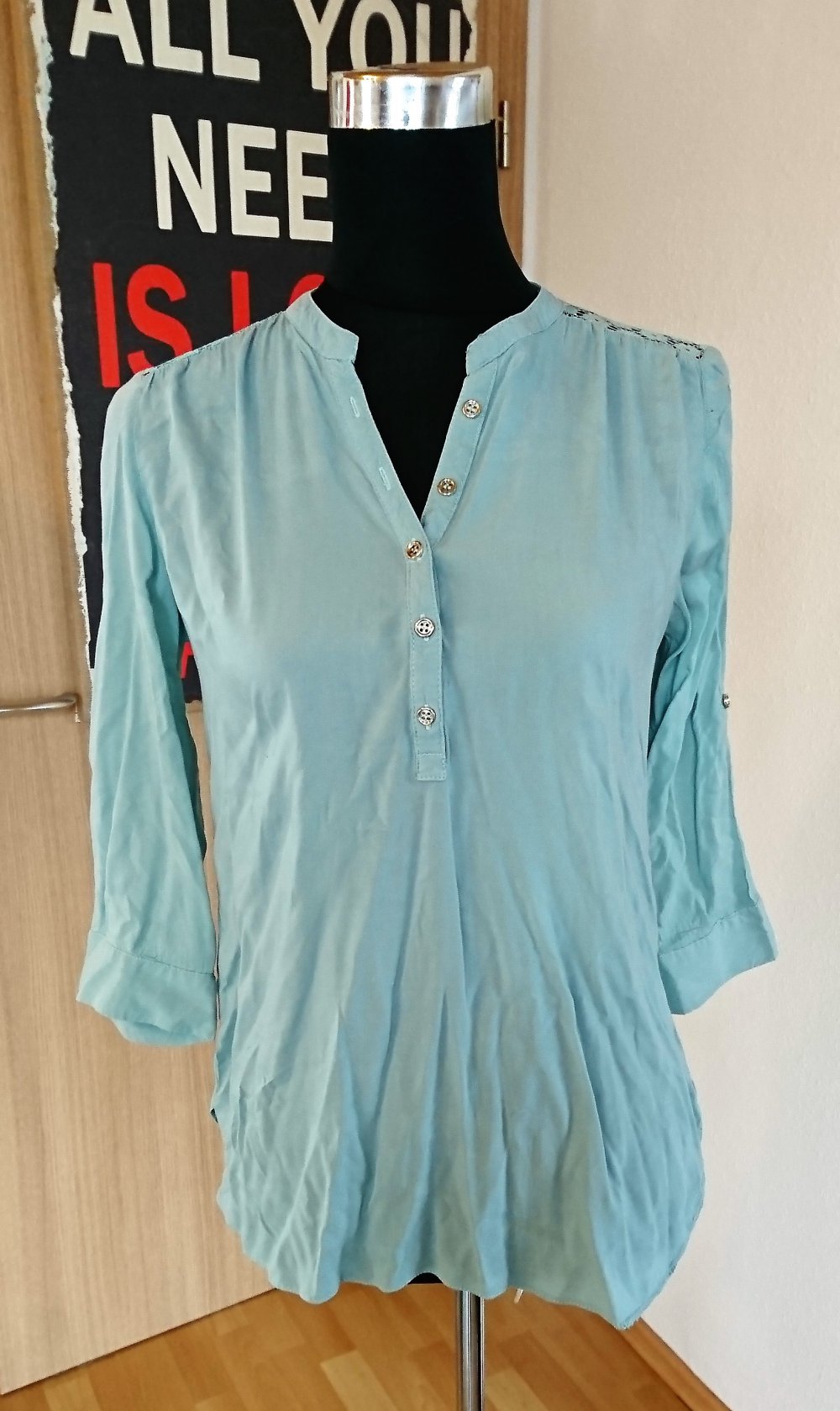 Mintgrüne Bluse mit Muster