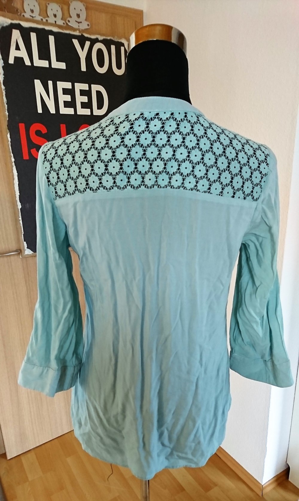 Mintgrüne Bluse mit Muster