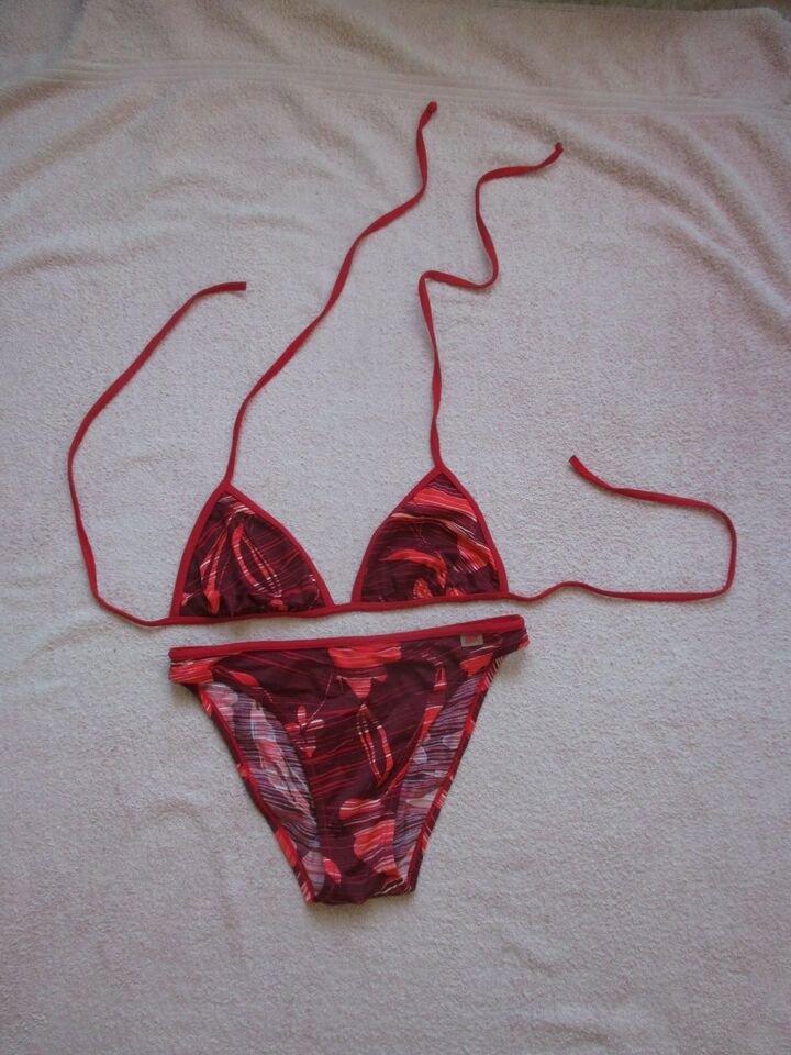   NEU * Blumen * Blüten * Flower- Power * Neckholder * Triangel * Bikini ''etirel'' Gr. 34- 36/ XS- S * 70B * rot und lachs- orange *