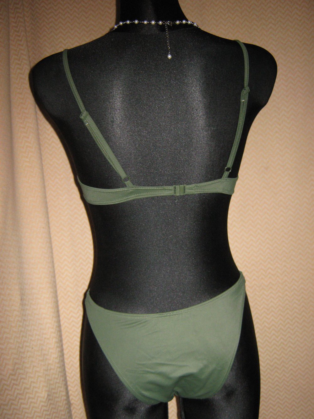 NEUw * Klassisch * sexy * DESIGNER * Push up * Bügel * Bikini * Gr. 34- 36/ XS- S * 70B * oliv- khaki- grün *