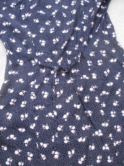  NEU mit ETIKETT * Edel * Original VINTAGE * Romantik * DESIGNER * Mille * Petit * Fleurs * Blümchen * Flower- Power * Kleid * Gr. 40- 42/ M * dunkel-blau * weiss *