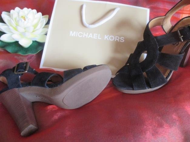   NEU * Echt Leder * T-Steg * Sandaletten * Sandalen * Schuhe 