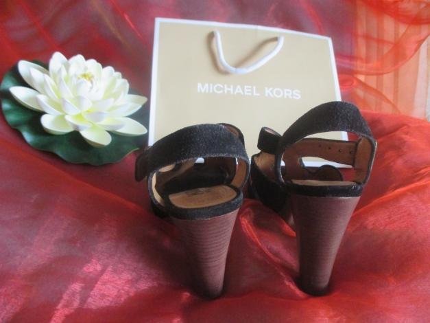   NEU * Echt Leder * T-Steg * Sandaletten * Sandalen * Schuhe 