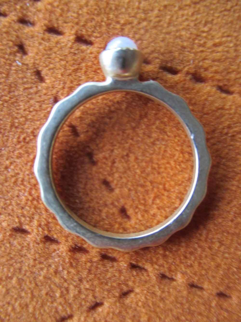  NEU * Klassisch * edel * Perlen * Matt- Gold * Ring * 20 mm Durchmesser * perlmutt- cremè- beige * ivory *