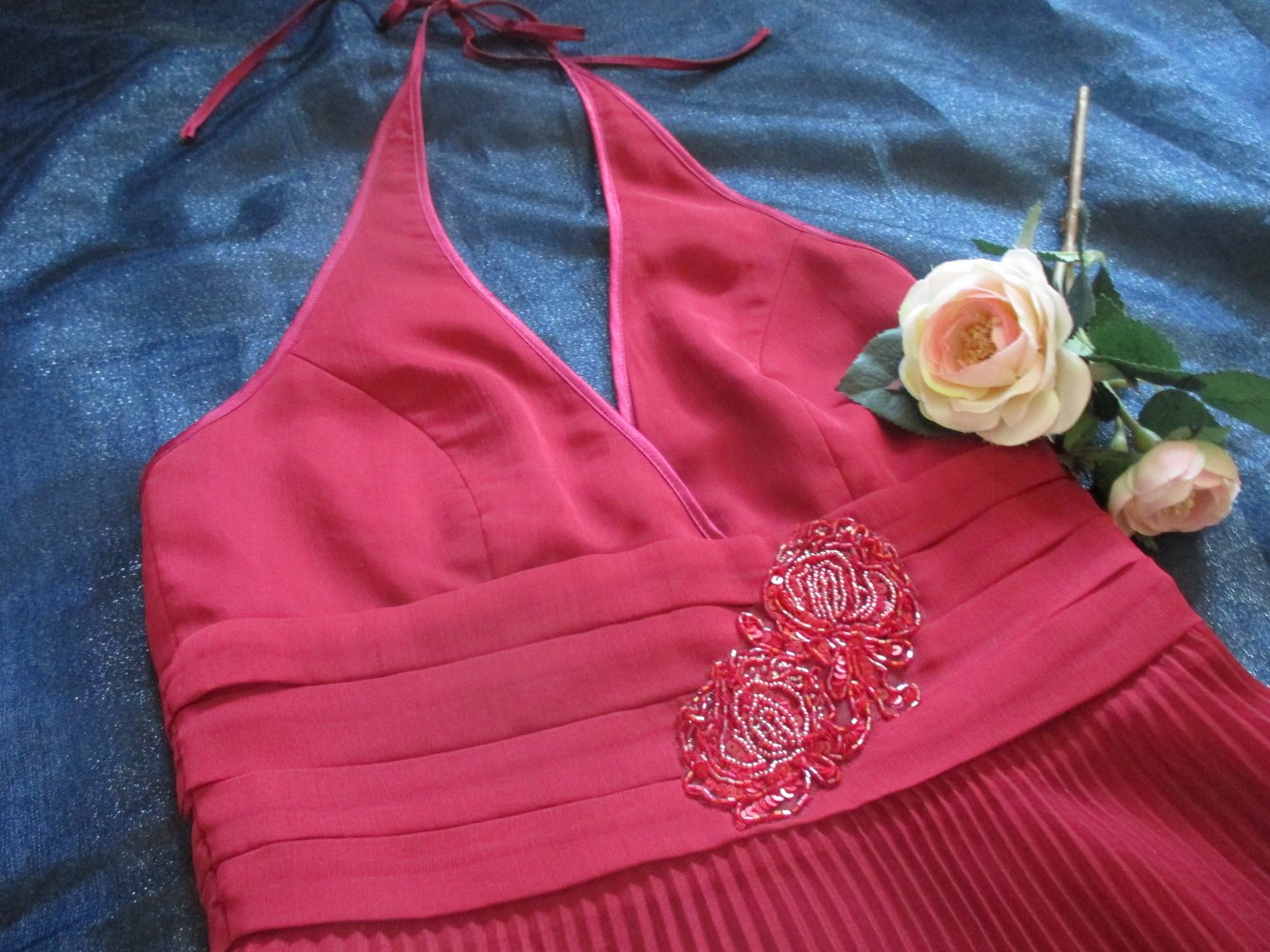 NEU * Pailletten- Stickerei * Seiden- Chiffon * Marilyn Monroe * Pliseè * Cocktail * Neckholder * Bustier * Kleid 