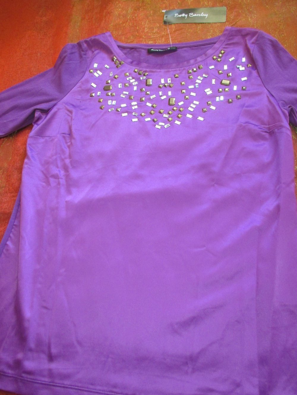 NEU mit ETIKETT * Antik- Gold Nieten * Glitzer * Strass * Kristalle * Seiden- Satin * Longsleeve * Tunika * T- Shirt 