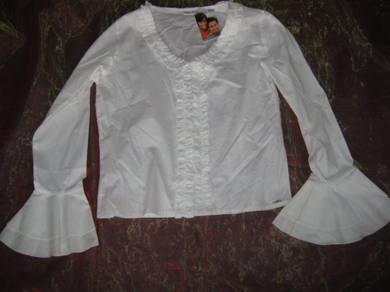 NEU mit ETIKETT * Edel * Romantik * Gipsy * Piraten- Style * Rüschen * Volant * Bluse 