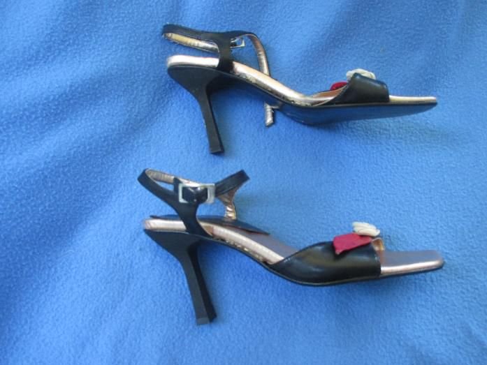 NEU * Ausgefallen * Romantik * 3D Rosen * Blüten * Flower- Power * High Heels * Sandalen * Sandaletten * Schuhe 