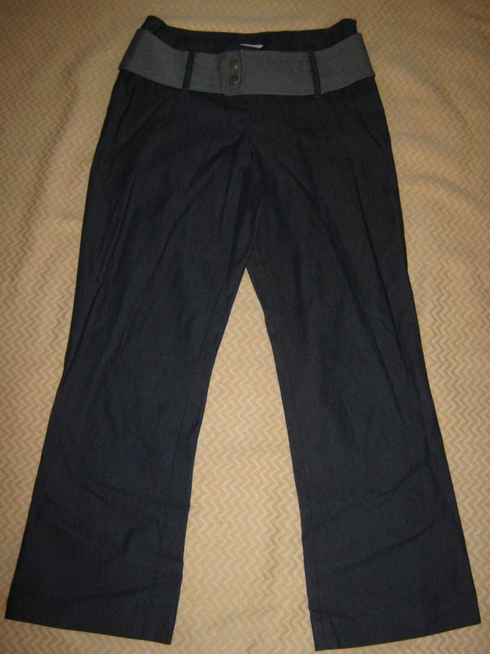 NEU * Sexy * Pinup- Style * Dreiviertel * 7/8 * Capri * Jeans- Hose 