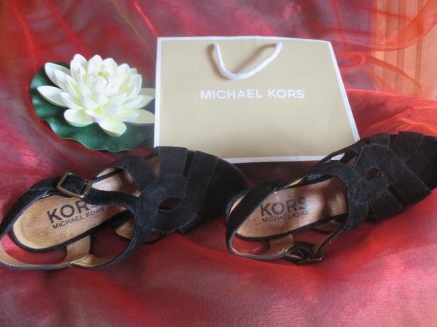   NEU * Echt Leder * T-Steg * Sandaletten * Sandalen * Schuhe 