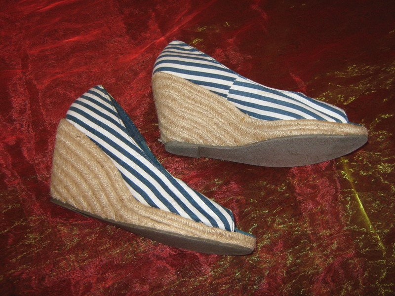 NEU * Marine * Sailor * Maritim * Navy * Streifen * Peeptoes * Wedges * Keilabsatz * Sandaletten ''H&M'' Gr. 39/ 6 * dunkel- blau * weiß *