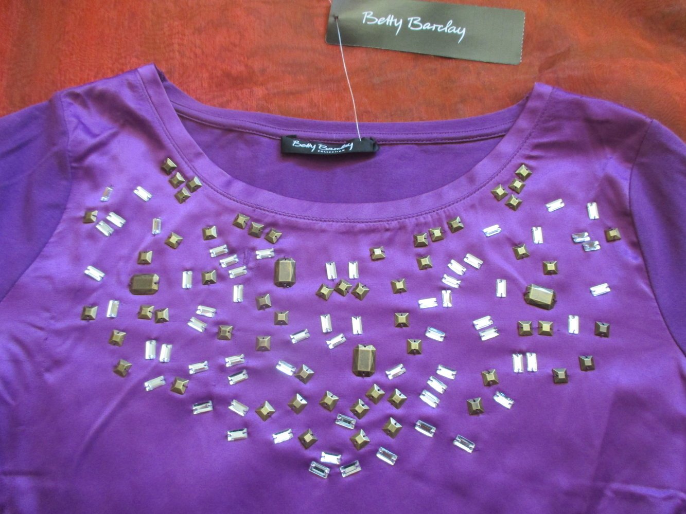 NEU mit ETIKETT * Antik- Gold Nieten * Glitzer * Strass * Kristalle * Seiden- Satin * Longsleeve * Tunika * T- Shirt 