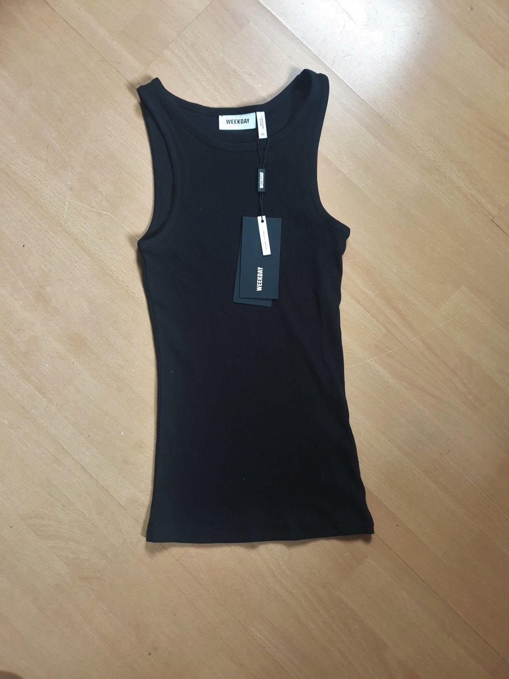 Schwarzes Tanktop NEU