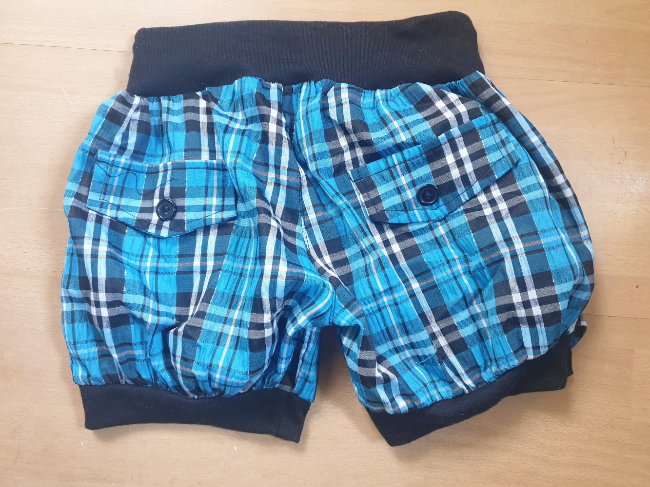 Kurze Ballonhose in Blau