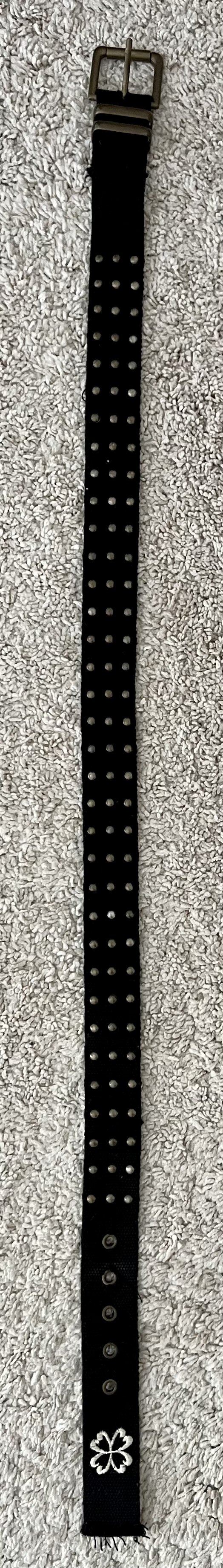 Stoffgürtel mit Nieten