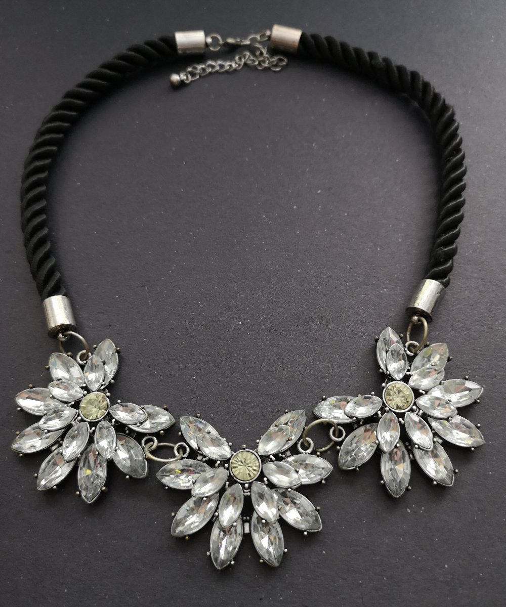 Taukette schwarz Blumen strass 
