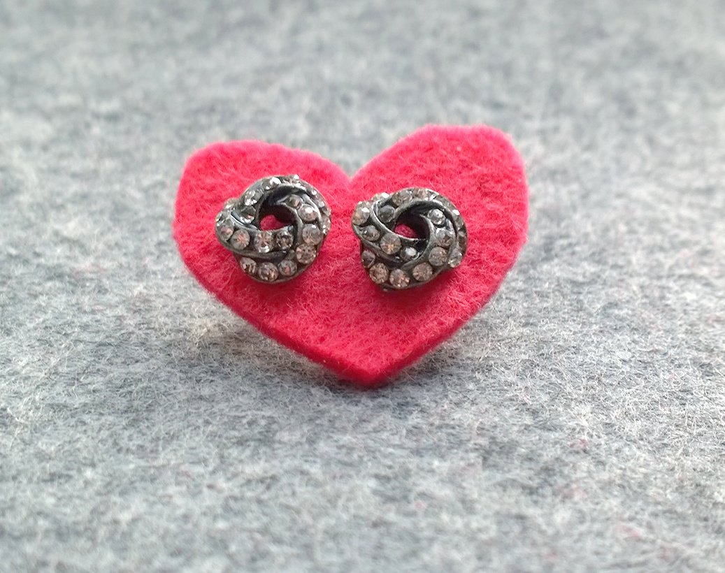 Ohrstecker Modeschmuck schlaufen schwarz mit Strass