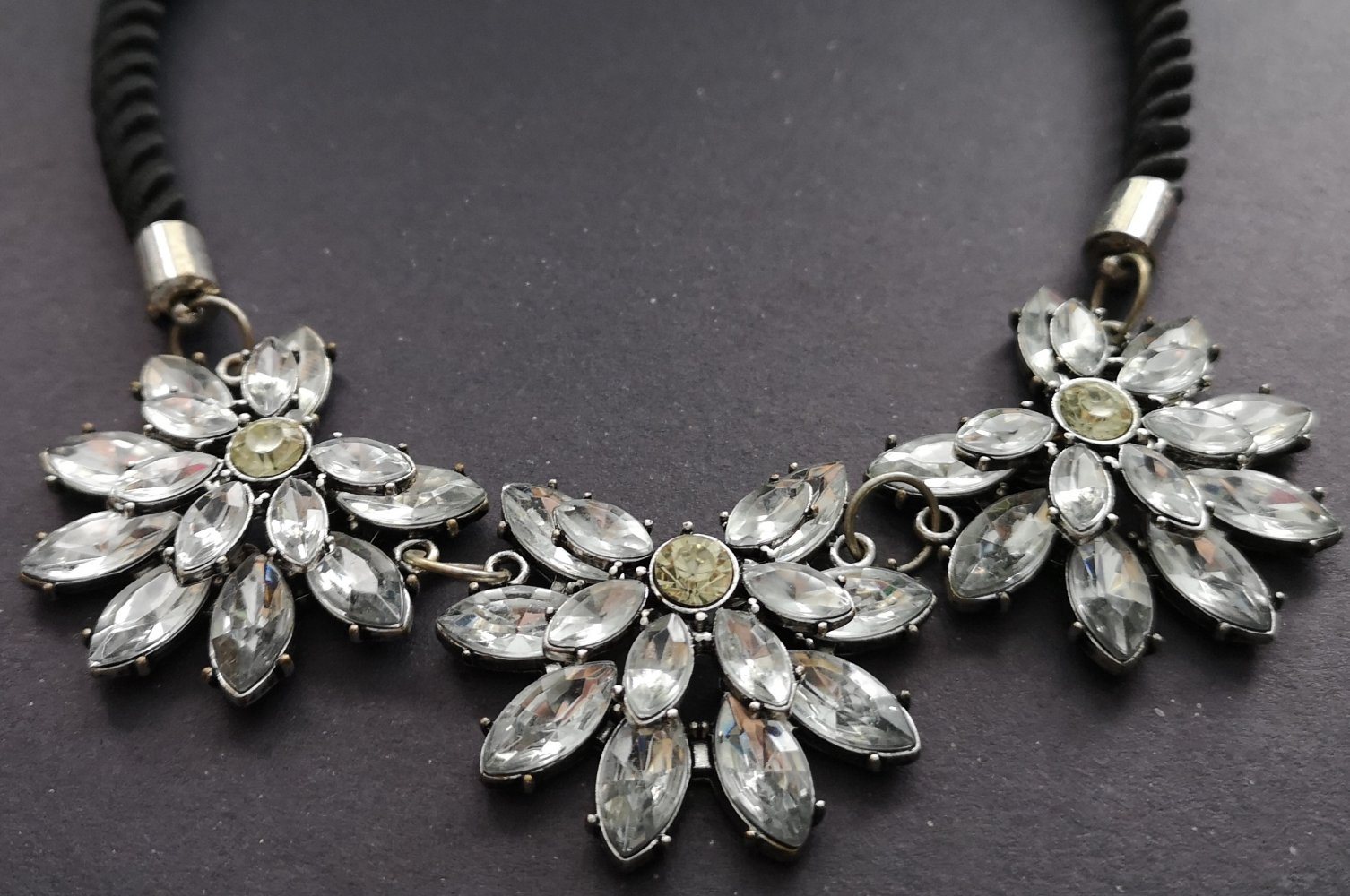 Taukette schwarz Blumen strass 